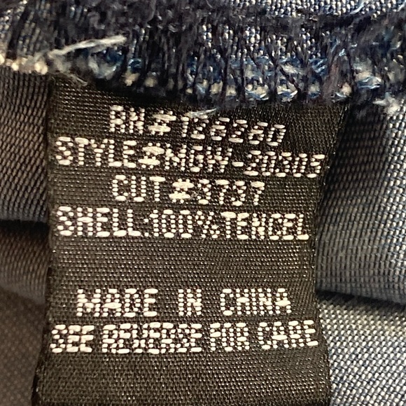 EUC Velvet Heart Chambray Button-Up Shirt W/ Arrow Prints Size Large - Picture 8 of 8